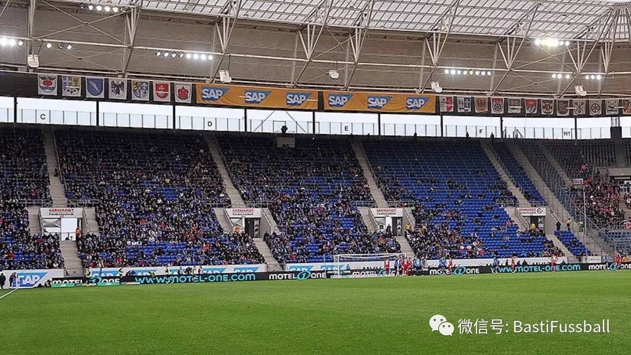 卡尔斯鲁厄逆转对手，追赶保级对手的简单介绍