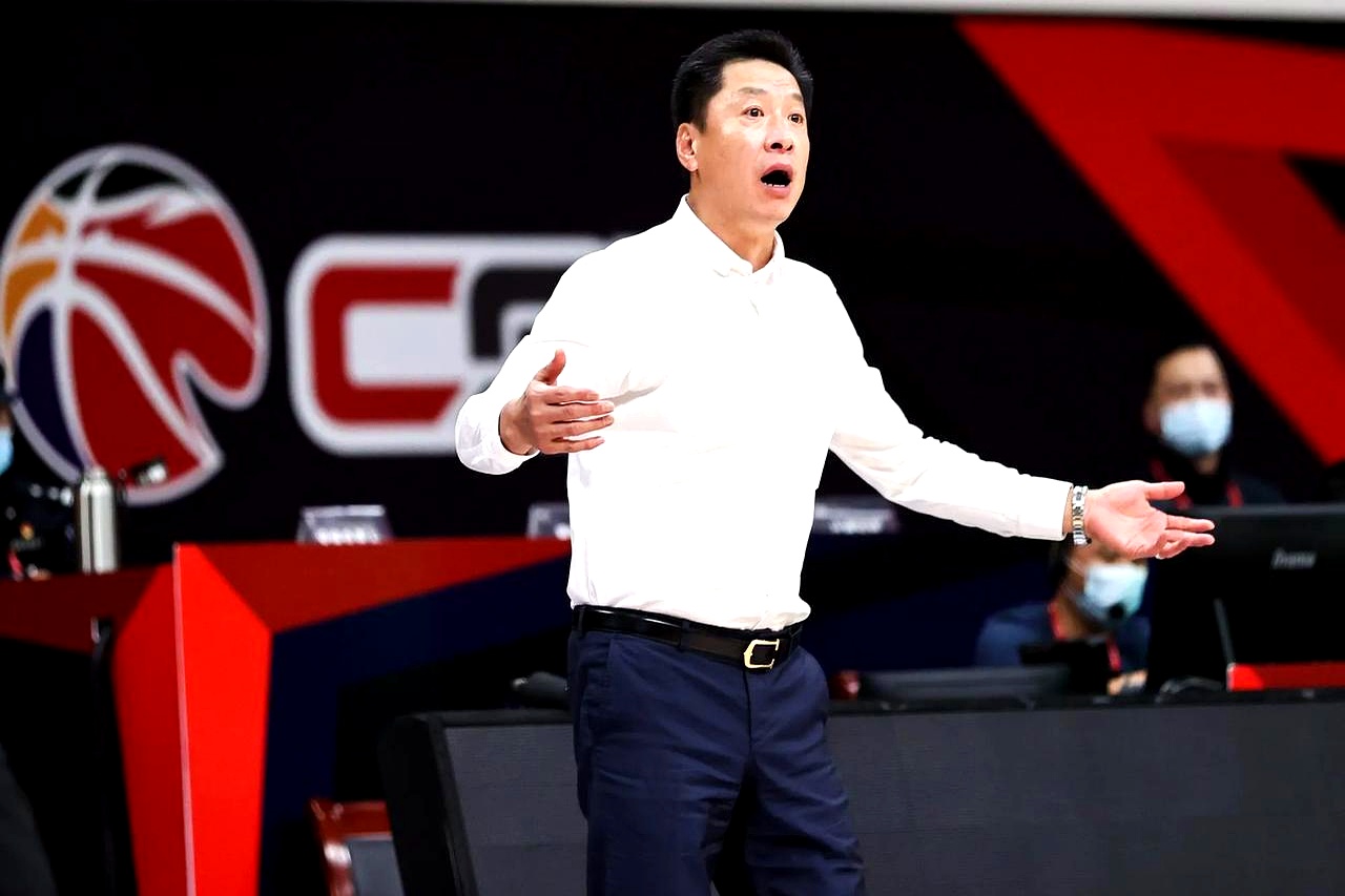 包含格拉纳达联赛首轮胜利，球迷热议新赛季目标的词条