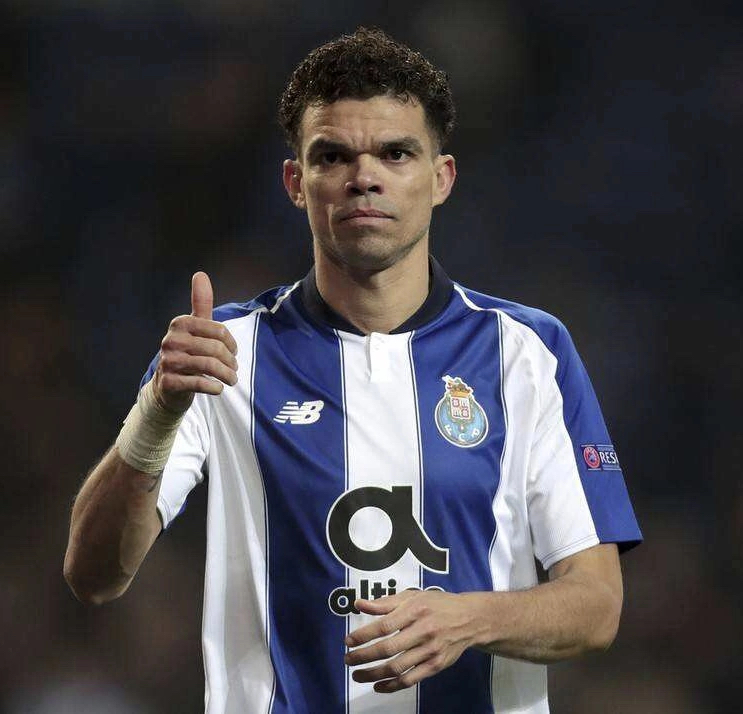 葡萄牙后卫佩佩因肌肉受伤需休战两周 葡萄牙后卫佩佩因肌肉受伤需休战两周