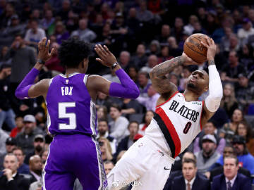 开拓者胜太阳，利拉德砍下35分